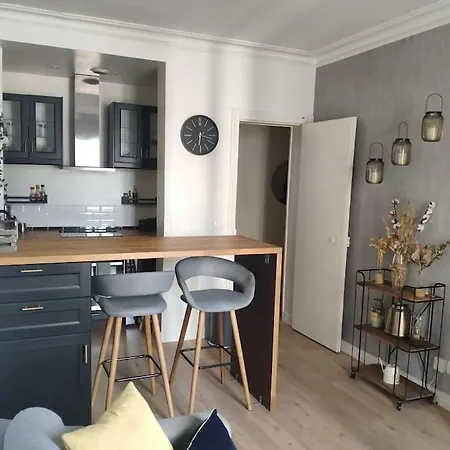 Deux Pieces Moderne Apartment